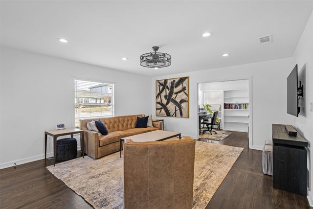 8723 Glencrest Lane, Dallas, TX 75209