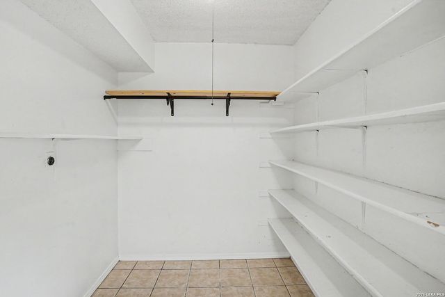 7911 Oval Mdws, San Antonio, TX 78244