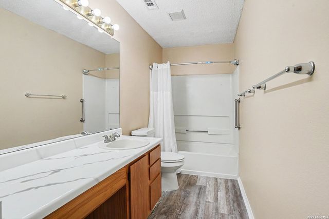 7911 Oval Mdws, San Antonio, TX 78244