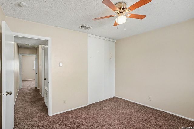 7911 Oval Mdws, San Antonio, TX 78244