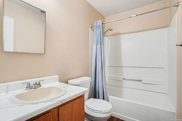 7911 Oval Mdws, San Antonio, TX 78244