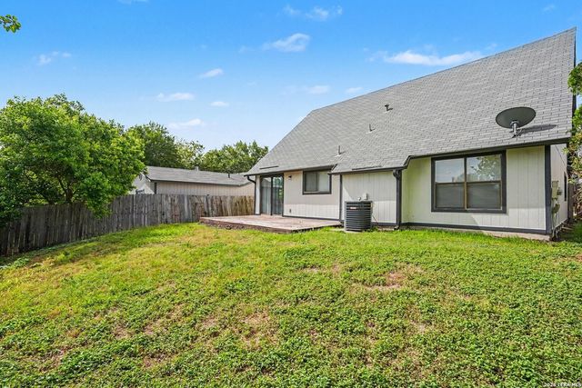7911 Oval Mdws, San Antonio, TX 78244