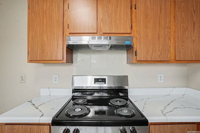 7911 Oval Mdws, San Antonio, TX 78244