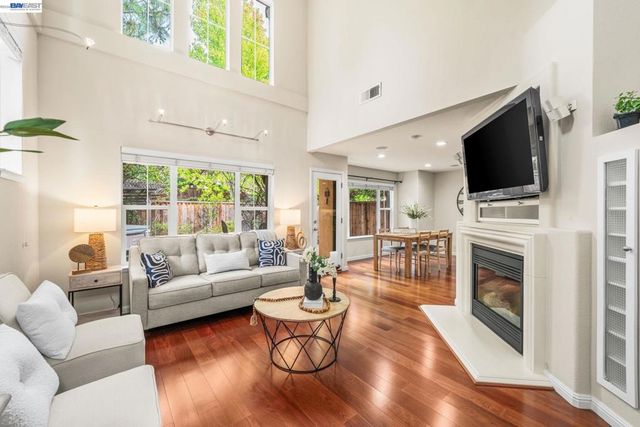 7633 Stellaria Ln, San Ramon, CA 94582