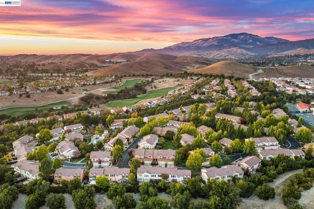 7633 Stellaria Ln, San Ramon, CA 94582