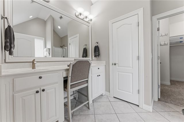3833 W Edgewater Drive, Fayetteville, AR 72704