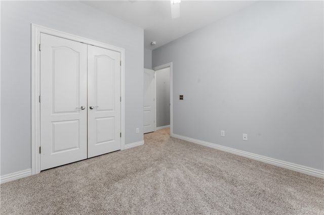 3833 W Edgewater Drive, Fayetteville, AR 72704