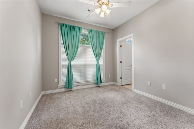 3833 W Edgewater Drive, Fayetteville, AR 72704