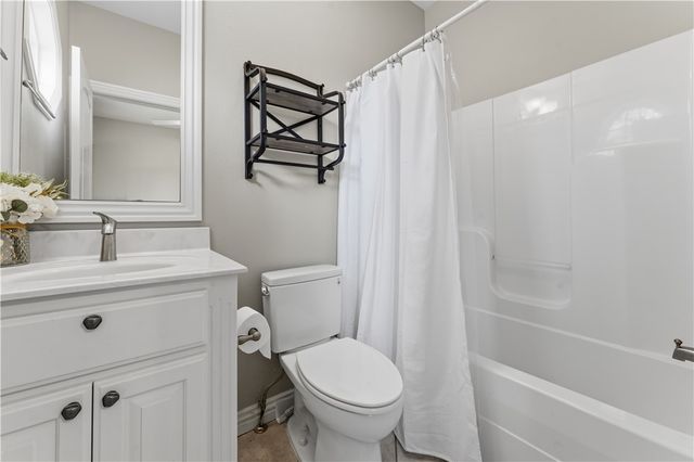 3833 W Edgewater Drive, Fayetteville, AR 72704
