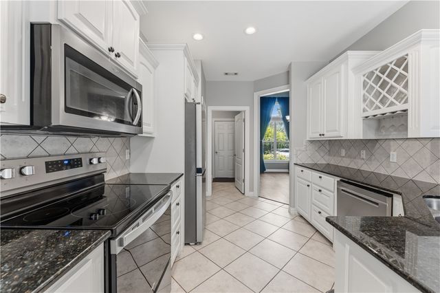 3833 W Edgewater Drive, Fayetteville, AR 72704