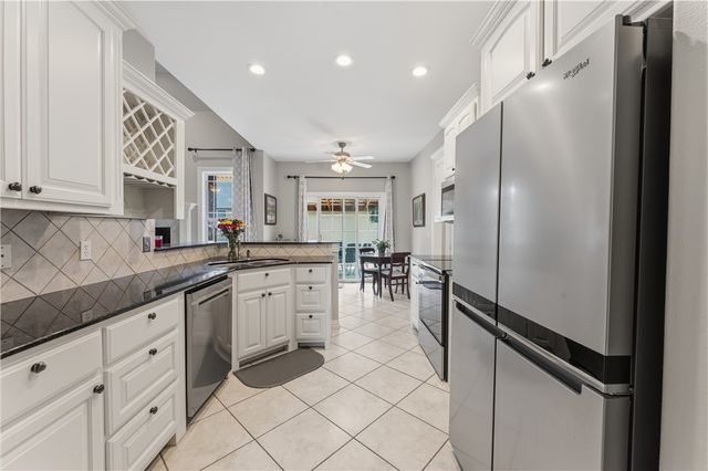 3833 W Edgewater Drive, Fayetteville, AR 72704