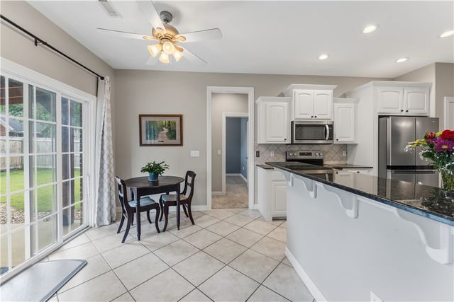 3833 W Edgewater Drive, Fayetteville, AR 72704