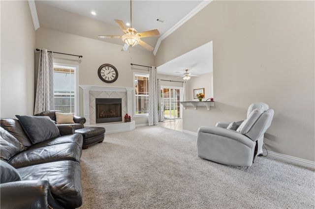 3833 W Edgewater Drive, Fayetteville, AR 72704
