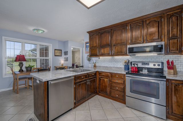 107 Kenwood Ct, Manchester, TN 37355