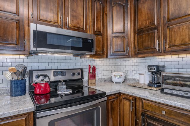 107 Kenwood Ct, Manchester, TN 37355