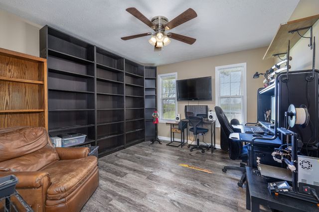 107 Kenwood Ct, Manchester, TN 37355