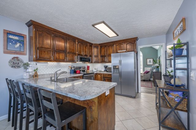 107 Kenwood Ct, Manchester, TN 37355