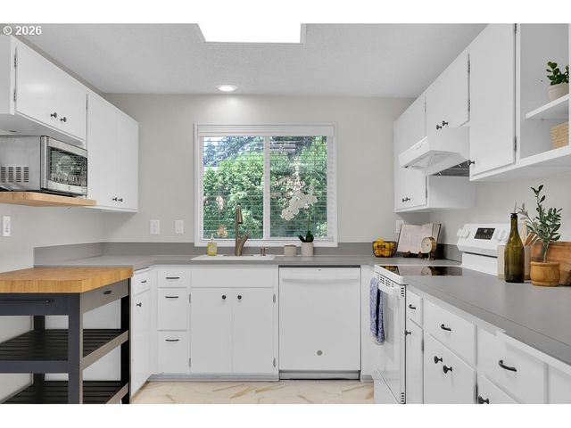 3270 GAME FARM Rd, Springfield, OR 97477