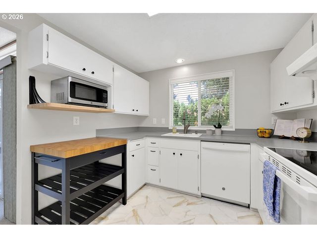 3270 GAME FARM Rd, Springfield, OR 97477