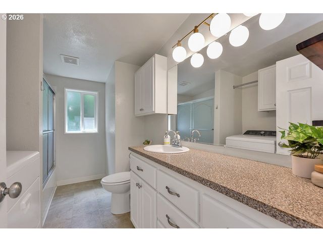 3270 GAME FARM Rd, Springfield, OR 97477