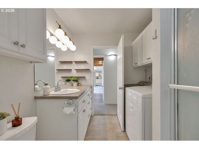 3270 GAME FARM Rd, Springfield, OR 97477