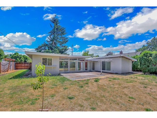 3270 GAME FARM Rd, Springfield, OR 97477