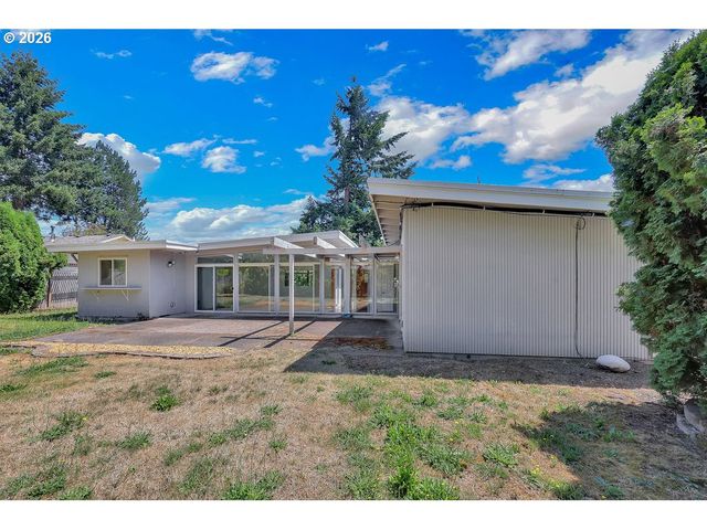 3270 GAME FARM Rd, Springfield, OR 97477