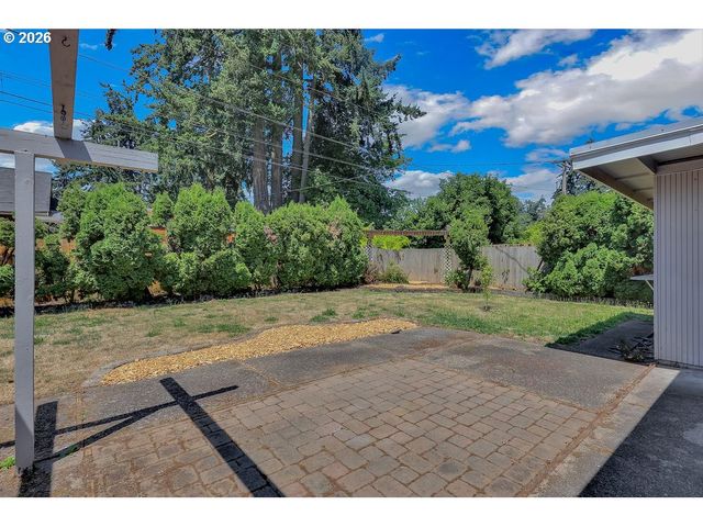 3270 GAME FARM Rd, Springfield, OR 97477