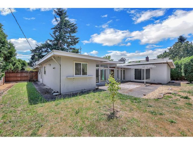 3270 GAME FARM Rd, Springfield, OR 97477
