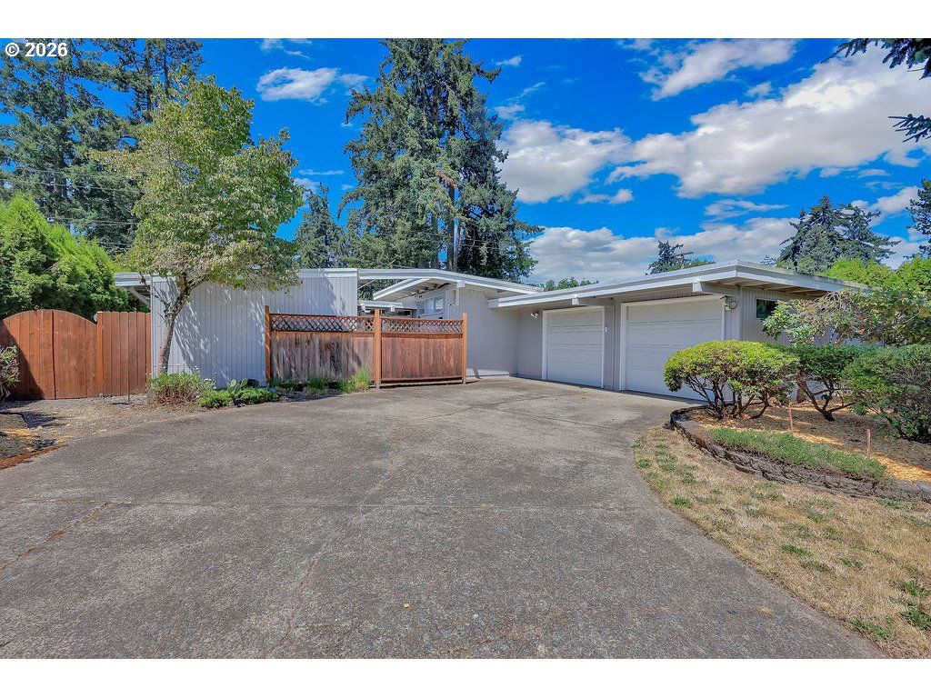 3270 GAME FARM Rd, Springfield, OR 97477