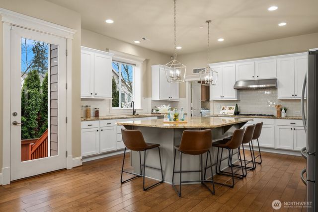 12211 168th Court NE, Redmond, WA 98052