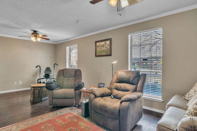 705 Brynmawr Dr, Longview, TX 75604