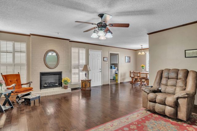 705 Brynmawr Dr, Longview, TX 75604