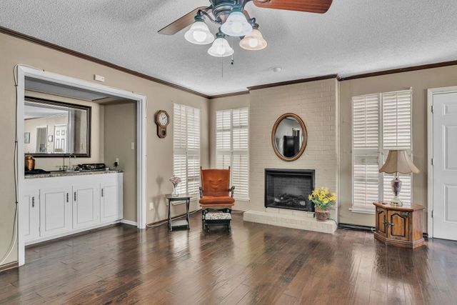 705 Brynmawr Dr, Longview, TX 75604