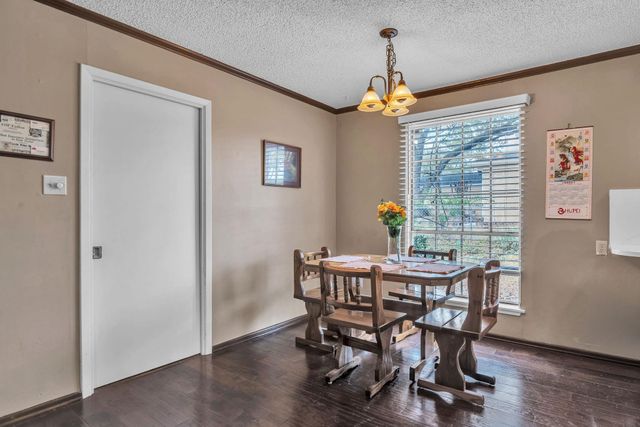 705 Brynmawr Dr, Longview, TX 75604