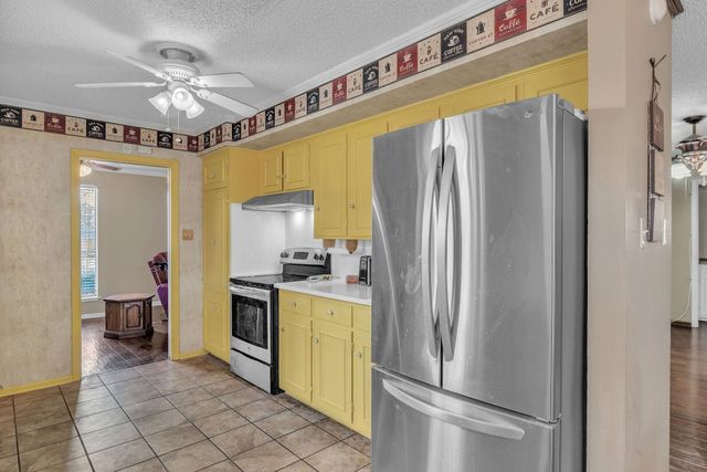 705 Brynmawr Dr, Longview, TX 75604