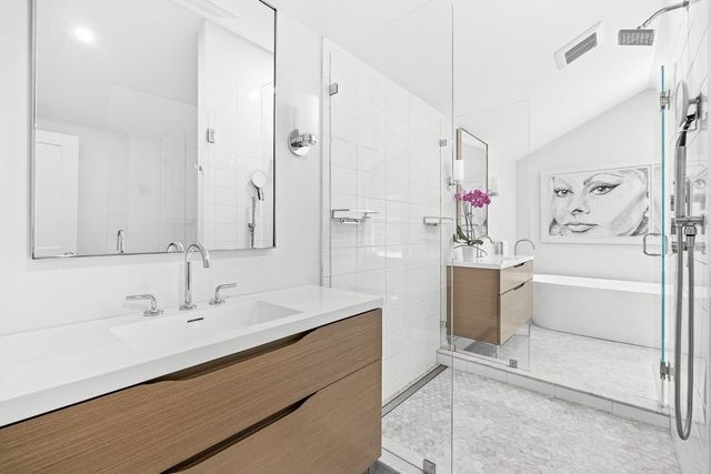 39 Fairbanks Ave, Wellesley, MA 02481