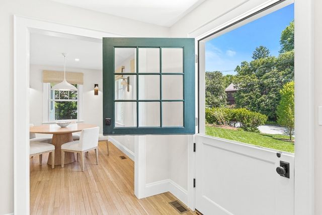 39 Fairbanks Ave, Wellesley, MA 02481