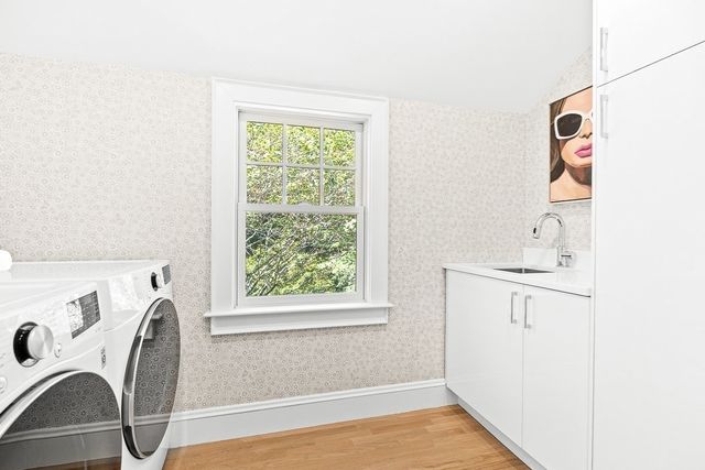 39 Fairbanks Ave, Wellesley, MA 02481