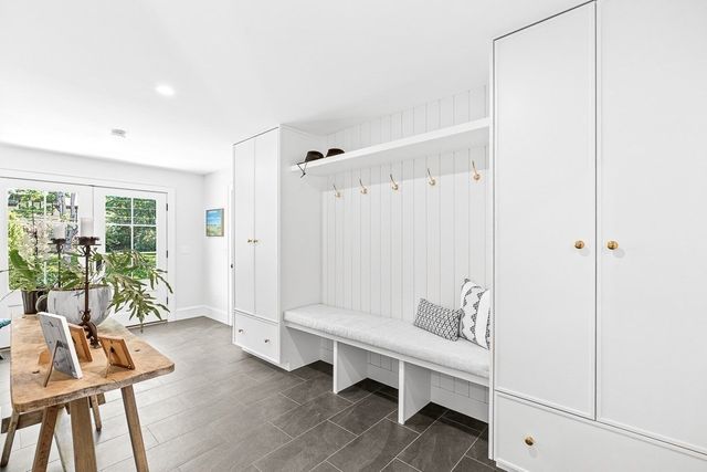 39 Fairbanks Ave, Wellesley, MA 02481