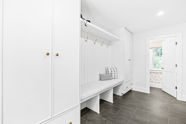 39 Fairbanks Ave, Wellesley, MA 02481
