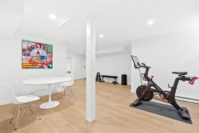 39 Fairbanks Ave, Wellesley, MA 02481