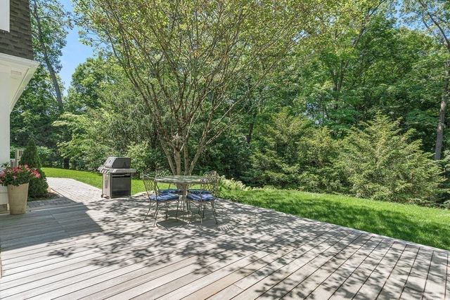 39 Fairbanks Ave, Wellesley, MA 02481