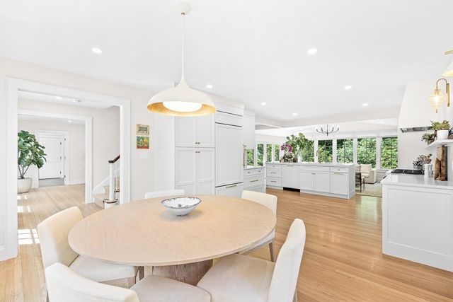39 Fairbanks Ave, Wellesley, MA 02481