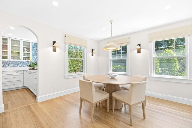 39 Fairbanks Ave, Wellesley, MA 02481