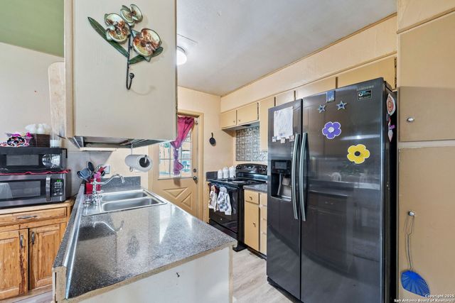 8715 Adams Hill, San Antonio, TX 78227