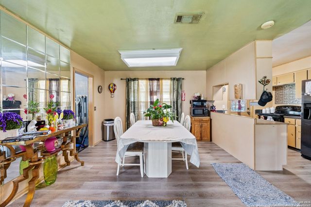 8715 Adams Hill, San Antonio, TX 78227