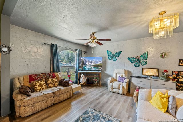 8715 Adams Hill, San Antonio, TX 78227