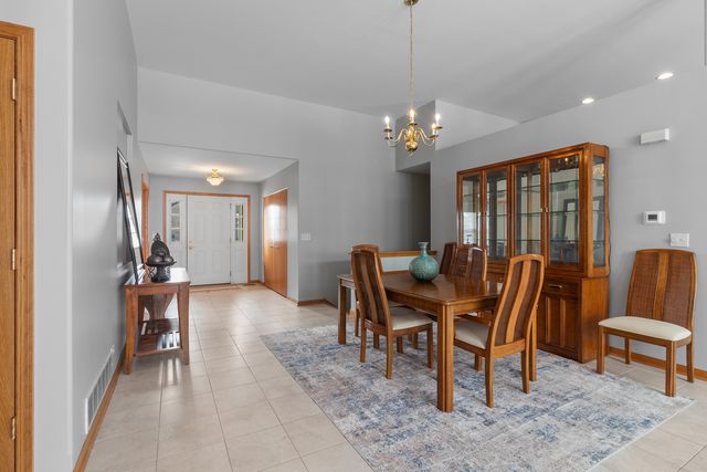 130 Annelise Lane, Volo, IL 60020