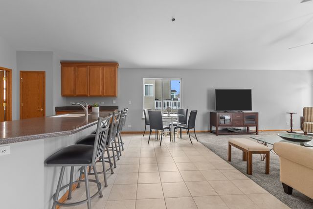 130 Annelise Lane, Volo, IL 60020